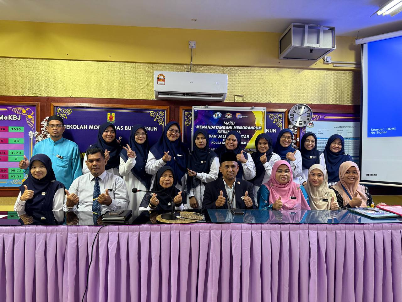 SESI TANDATANGAN 1